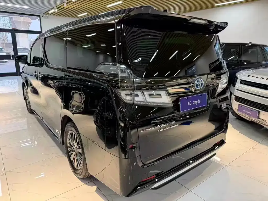 Toyota Vellfire — фото 6