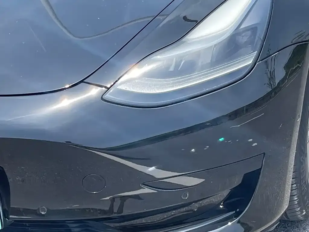 Tesla Model 3 — фото 5