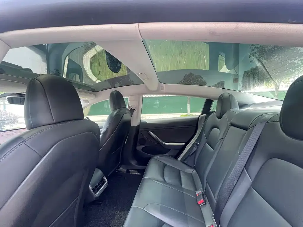Tesla Model 3 — фото 6