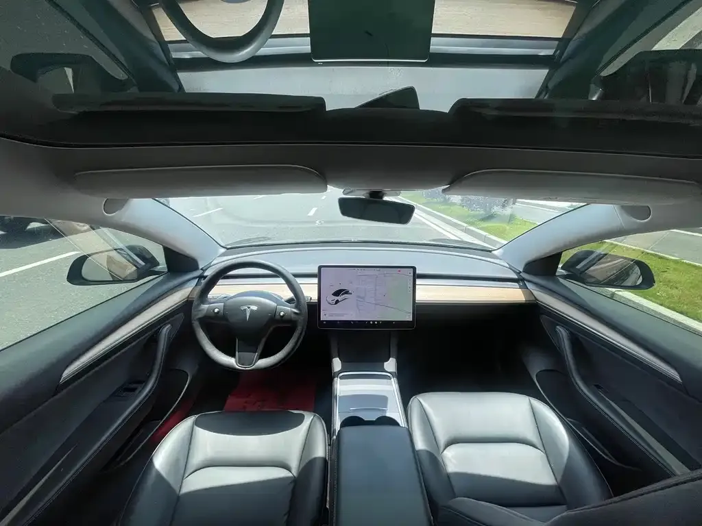Tesla Model 3 — фото 10