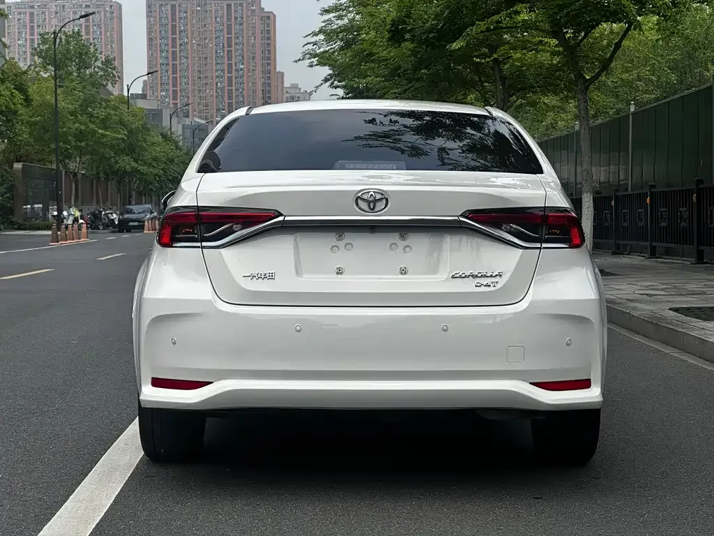 Toyota Corolla — фото 9