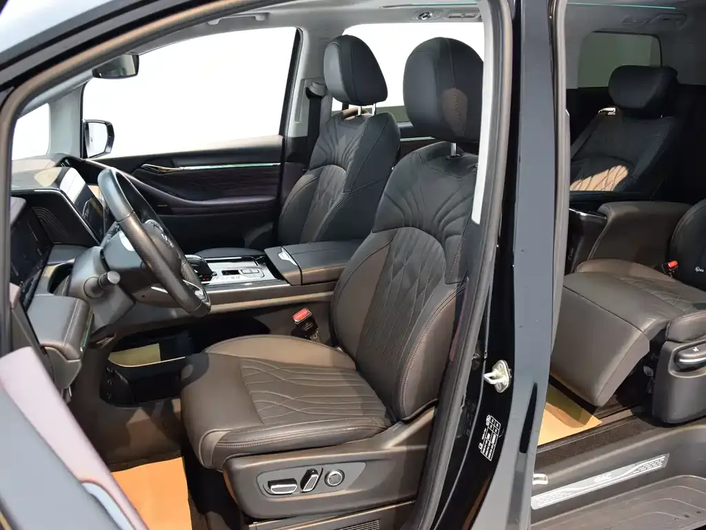 GAC Motor Trumpchi M8 — фото 8