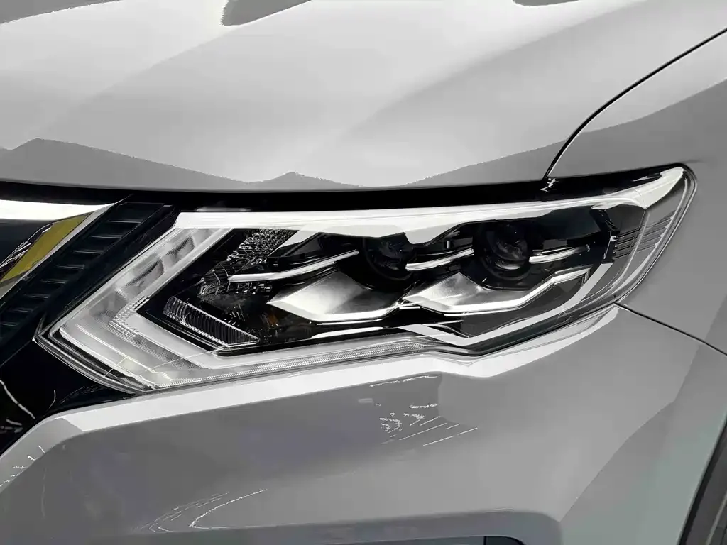 Nissan X-Trail — фото 10
