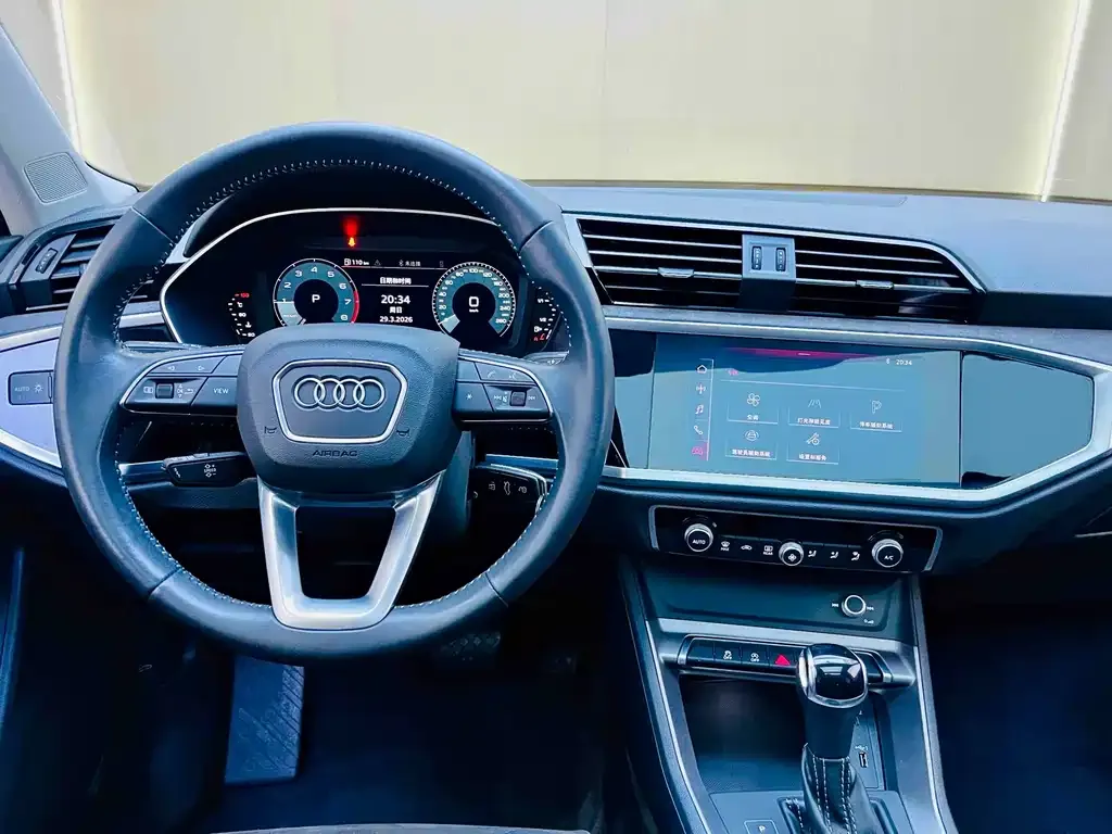 Audi Q3 — фото 8
