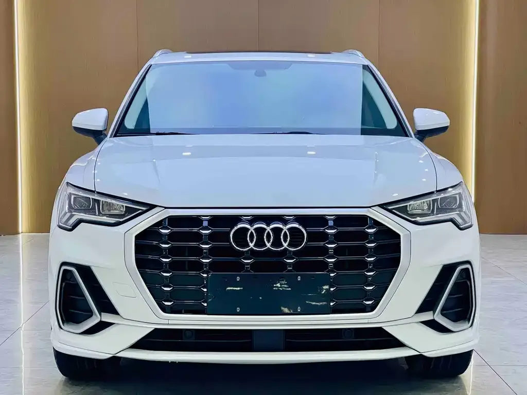 Audi Q3 — фото 10