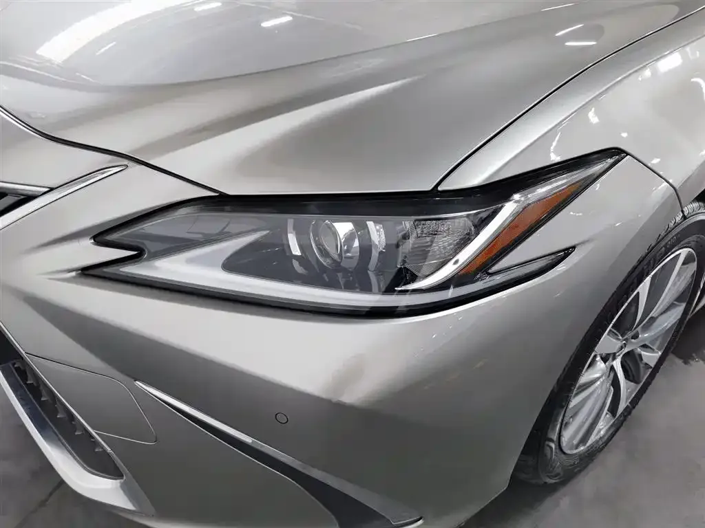 Lexus ES — фото 10