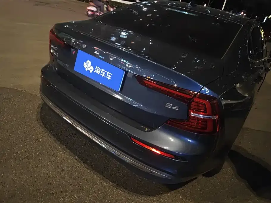 Volvo S60 2023 из CN, фото 8