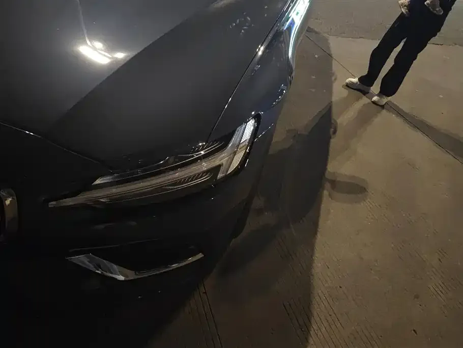 Volvo S60 2023 из CN, фото 7
