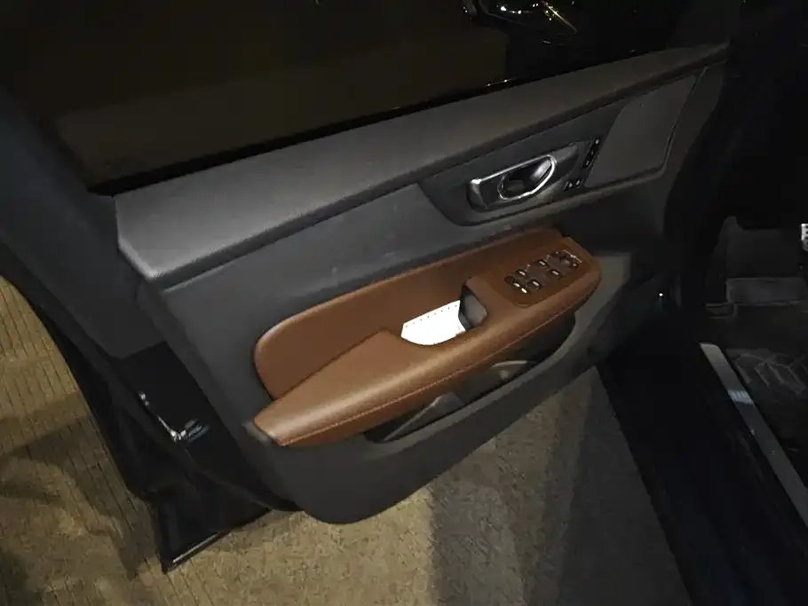 Volvo S60 2023 из CN, фото 3