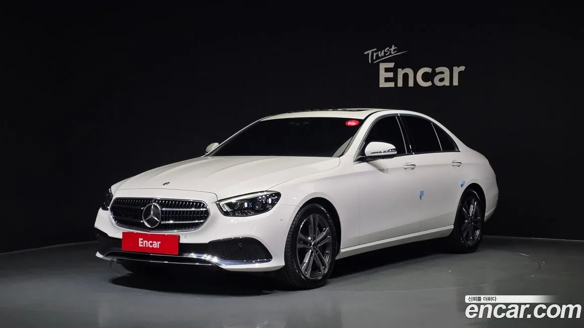 Mercedes-Benz E-Class — фото 1
