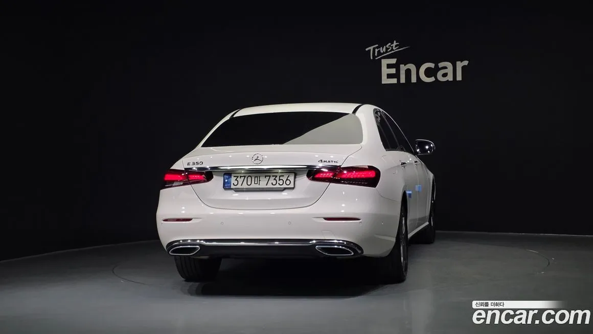 Mercedes-Benz E-Class — фото 2