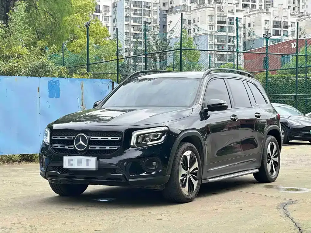 Mercedes-Benz GLB — фото 1