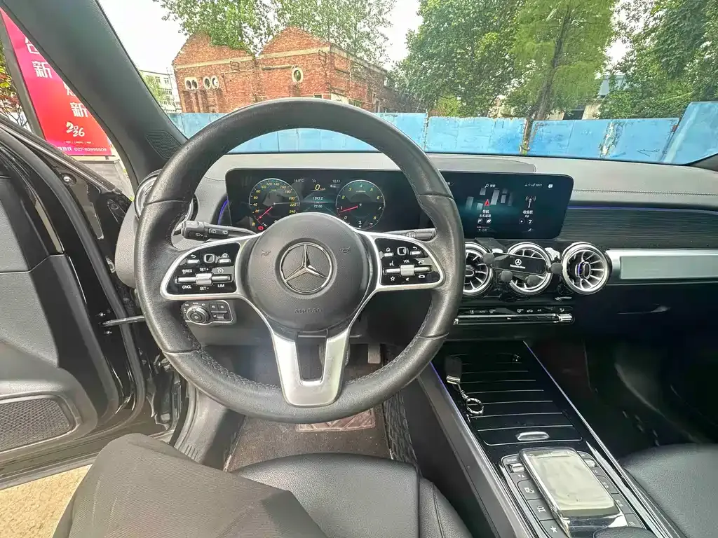 Mercedes-Benz GLB — фото 4