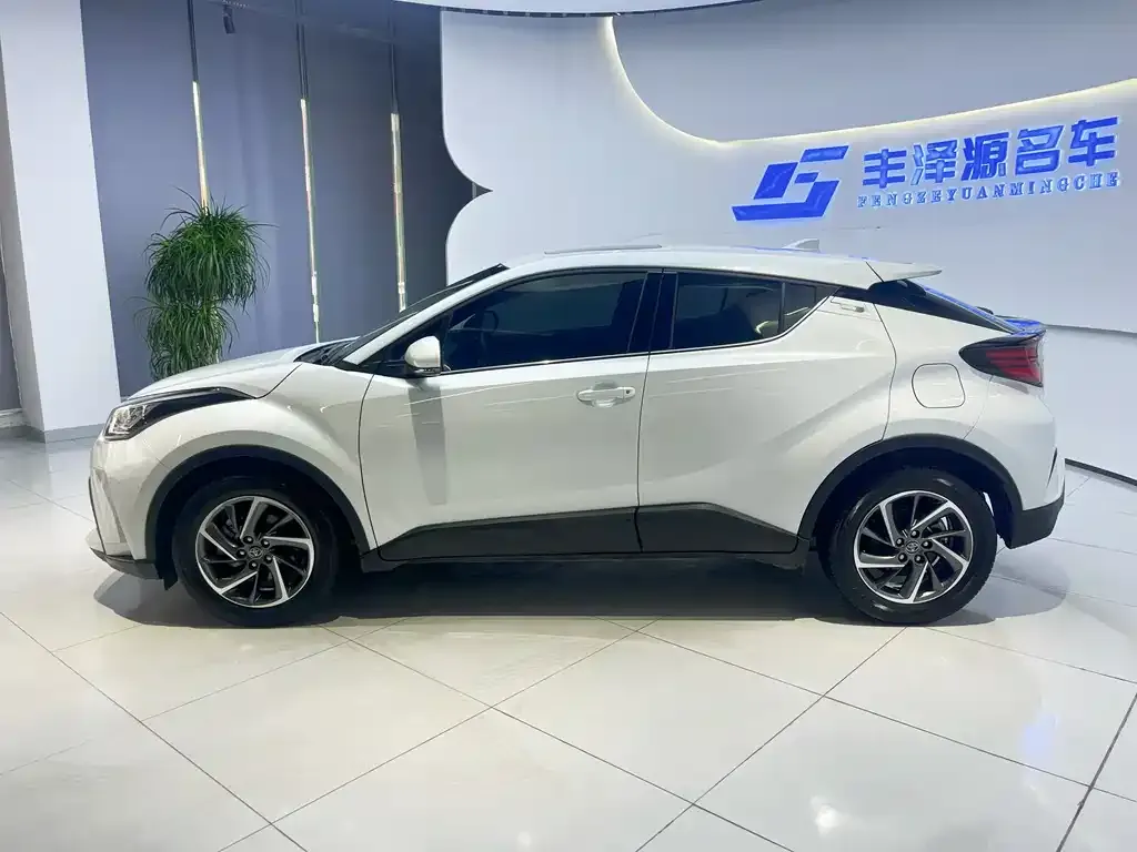 Toyota C-HR 2024 из CN, фото 7