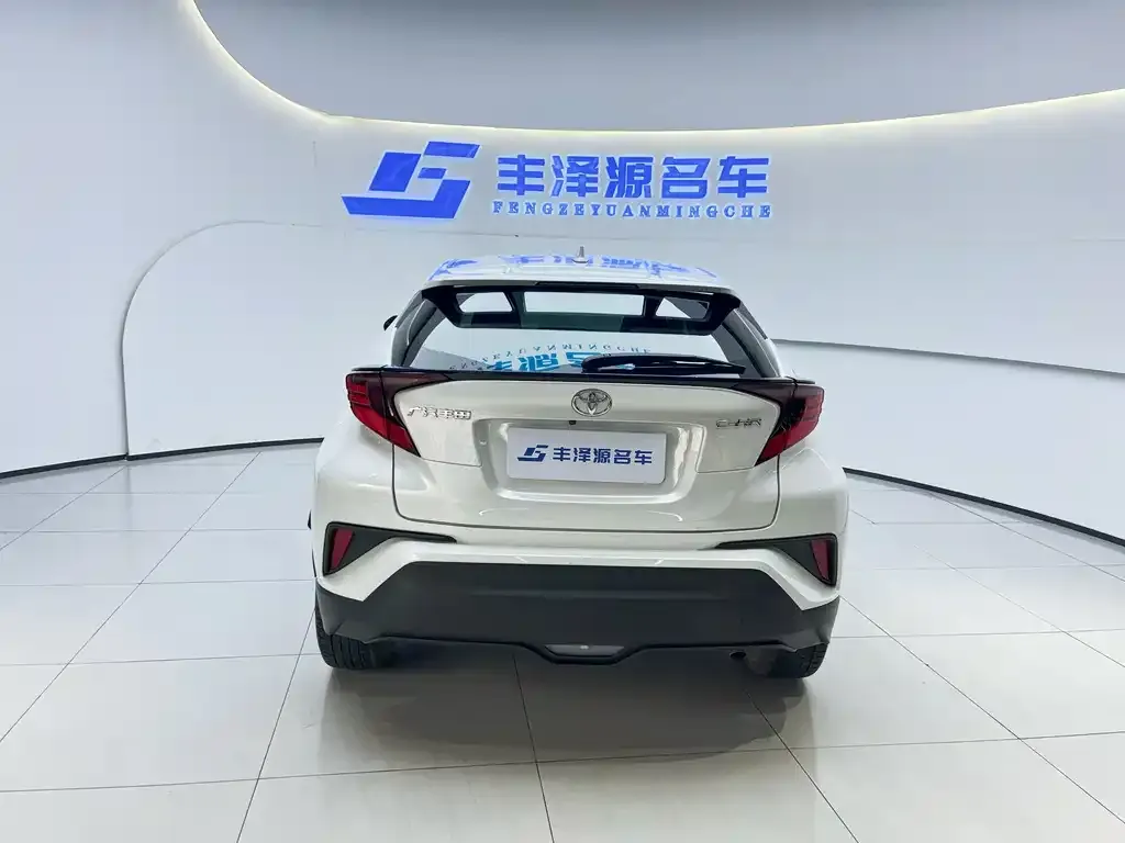 Toyota C-HR 2024 из CN, фото 2