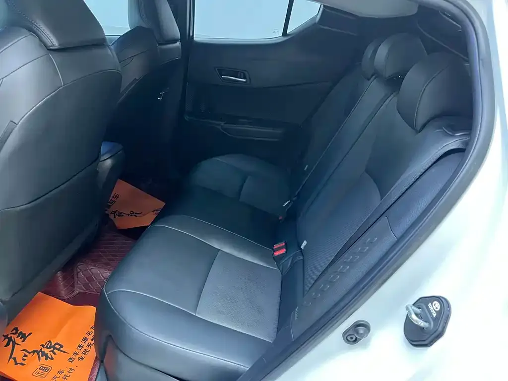 Toyota C-HR 2024 из CN, фото 6