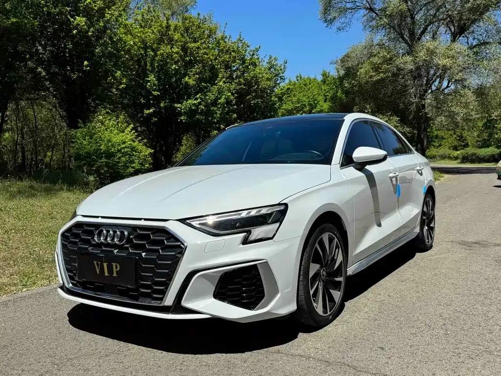 Audi A3 — фото 1