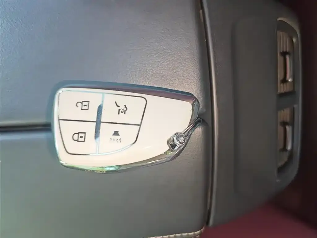 Buick Envision Plus — фото 2