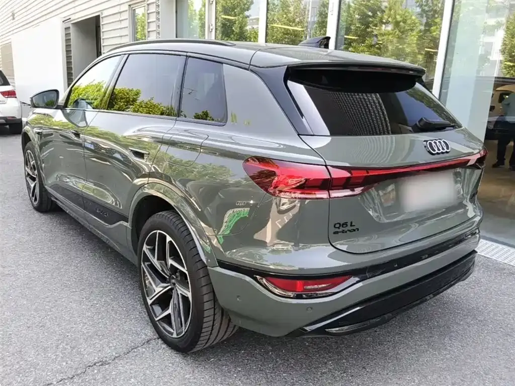 Audi Q6L e-tron — фото 8