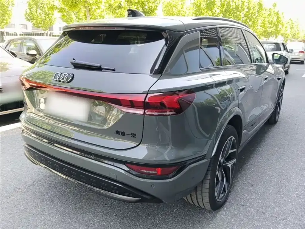 Audi Q6L e-tron — фото 6