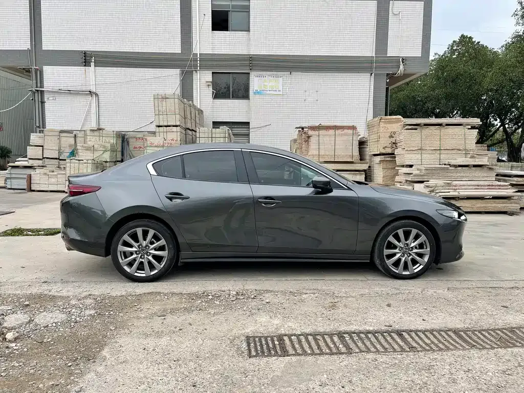 Mazda 3 Axela — фото 8