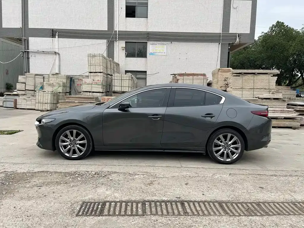 Mazda 3 Axela — фото 2