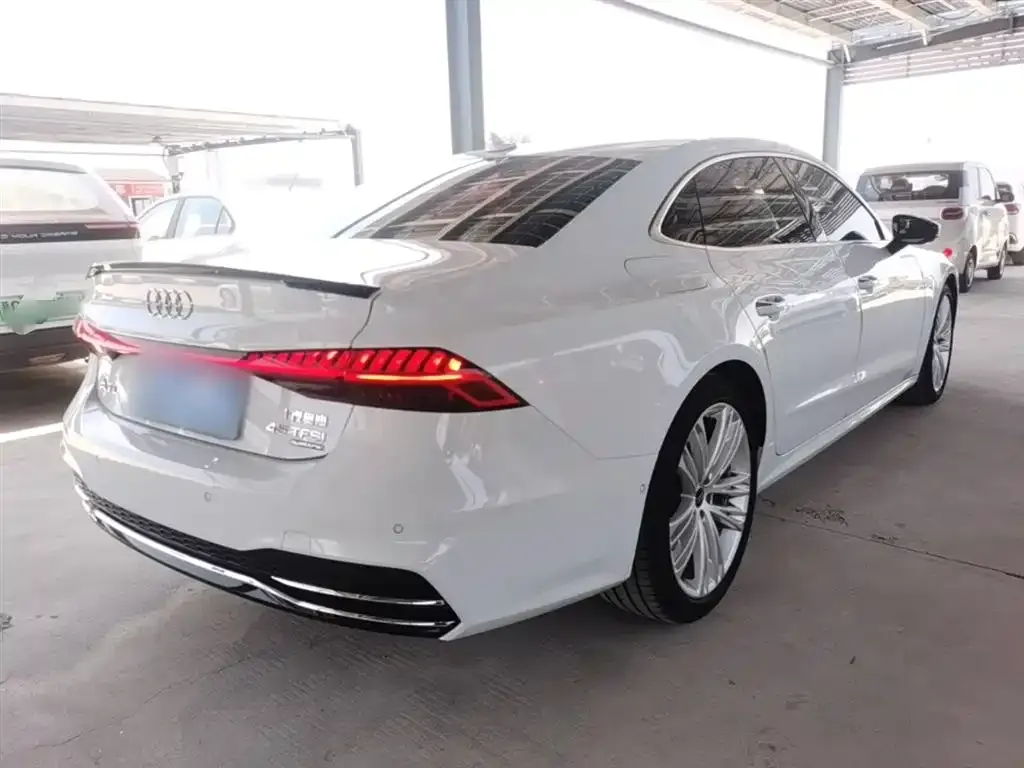 Audi A7L — фото 2