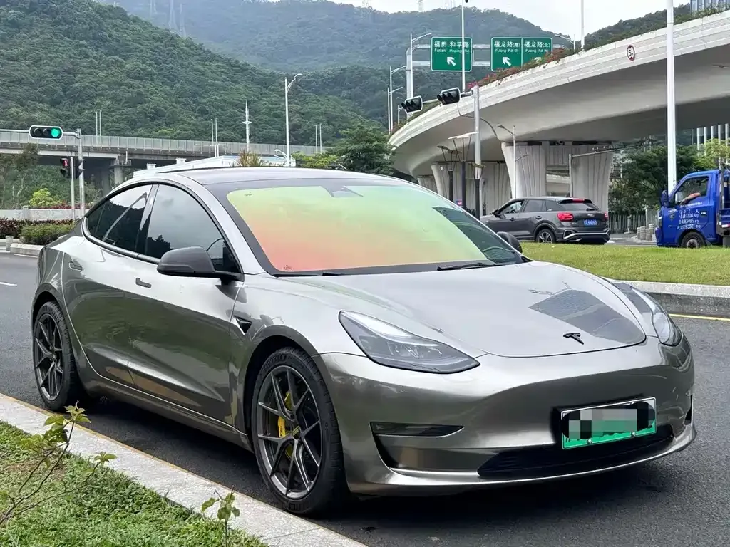 Tesla Model 3 — фото 3