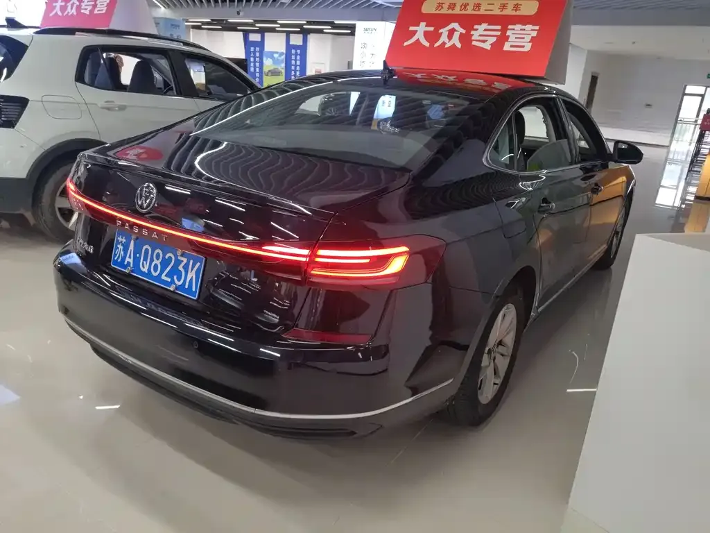 Volkswagen Passat — фото 10