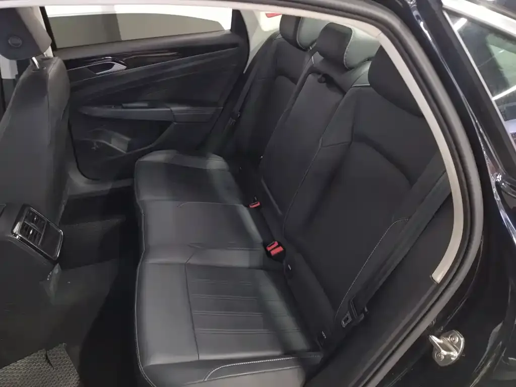 Volkswagen Passat — фото 2