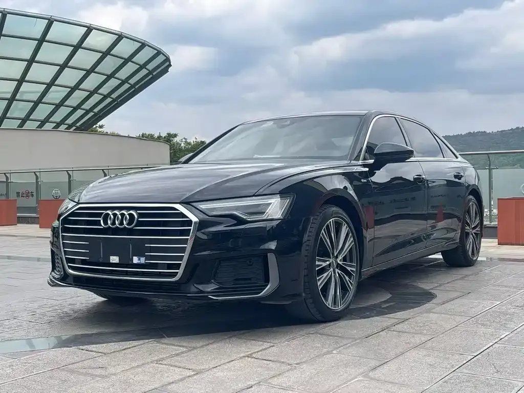 Audi A6L — фото 1