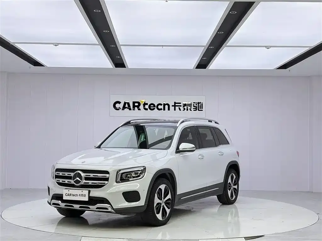 Mercedes-Benz GLB — фото 1
