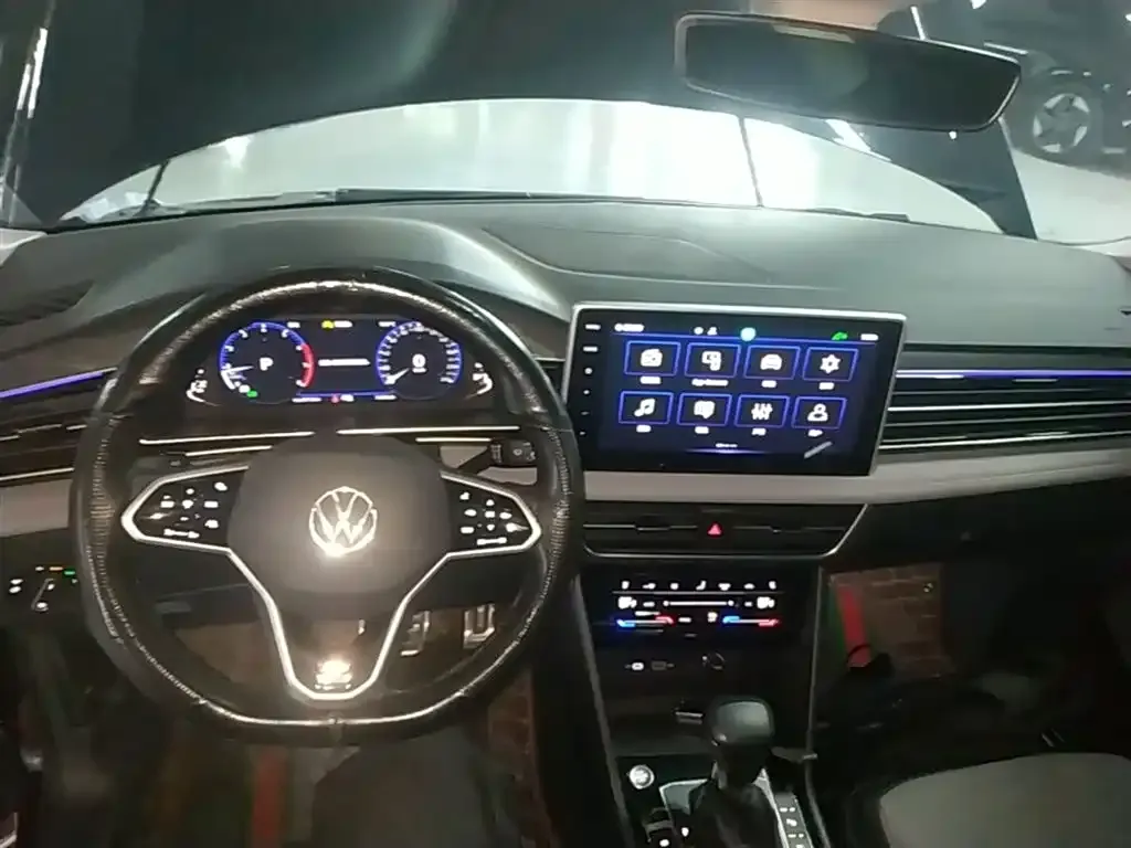 Volkswagen Tiguan L — фото 6