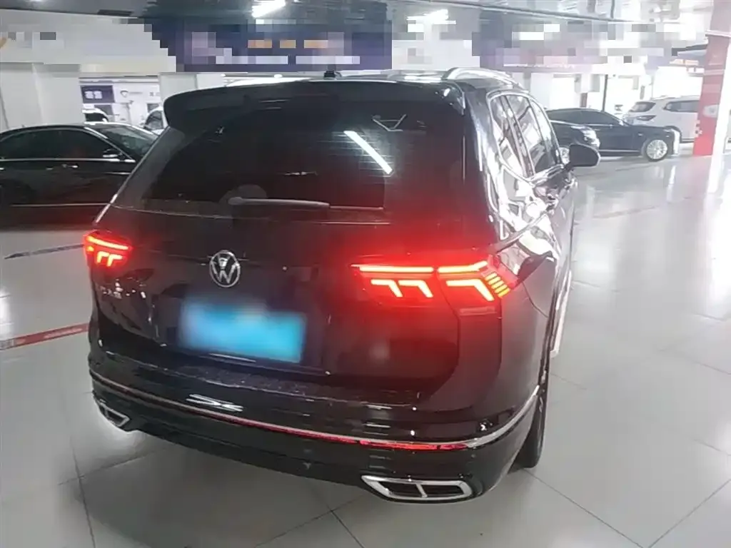 Volkswagen Tiguan L — фото 5