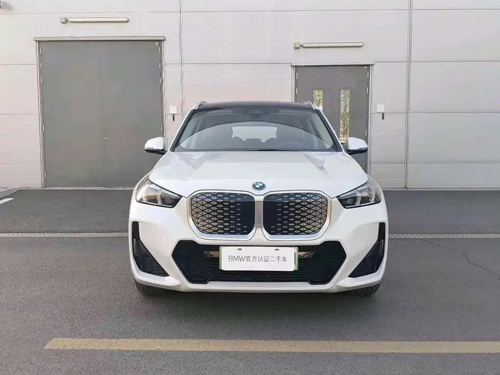 BMW iX1 2025 из CN, фото 8