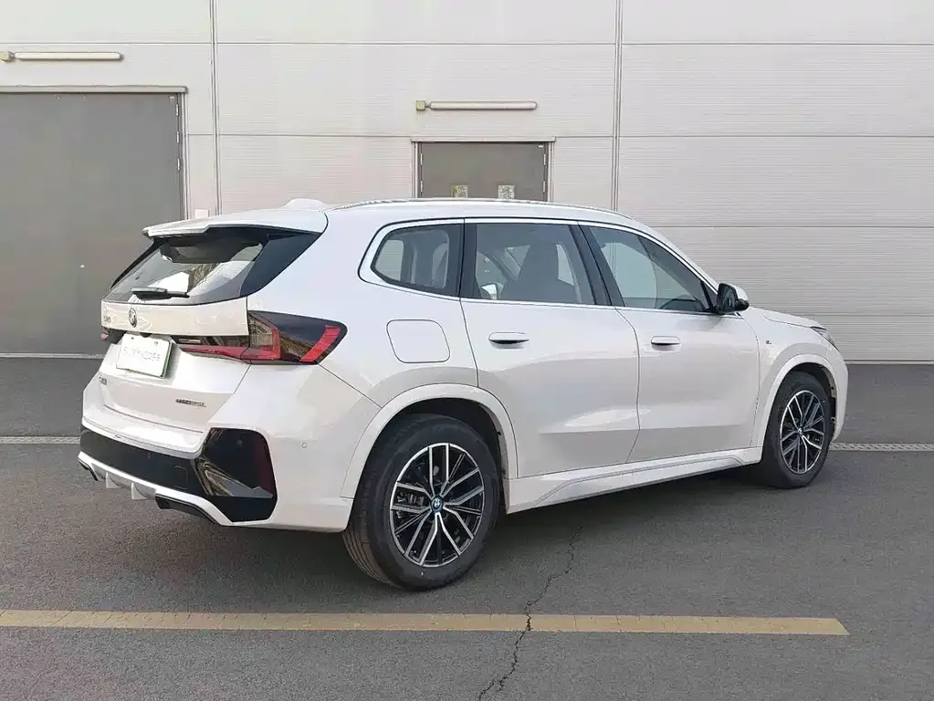 BMW iX1 2025 из CN, фото 6