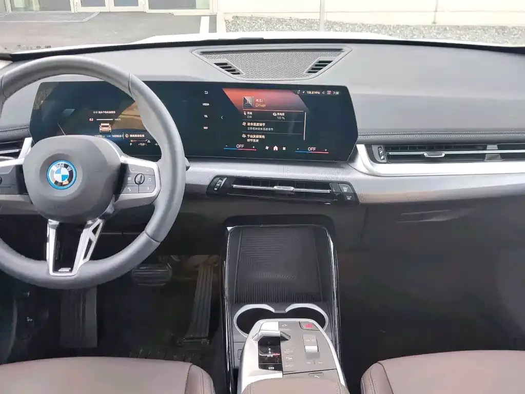 BMW iX1 2025 из CN, фото 10