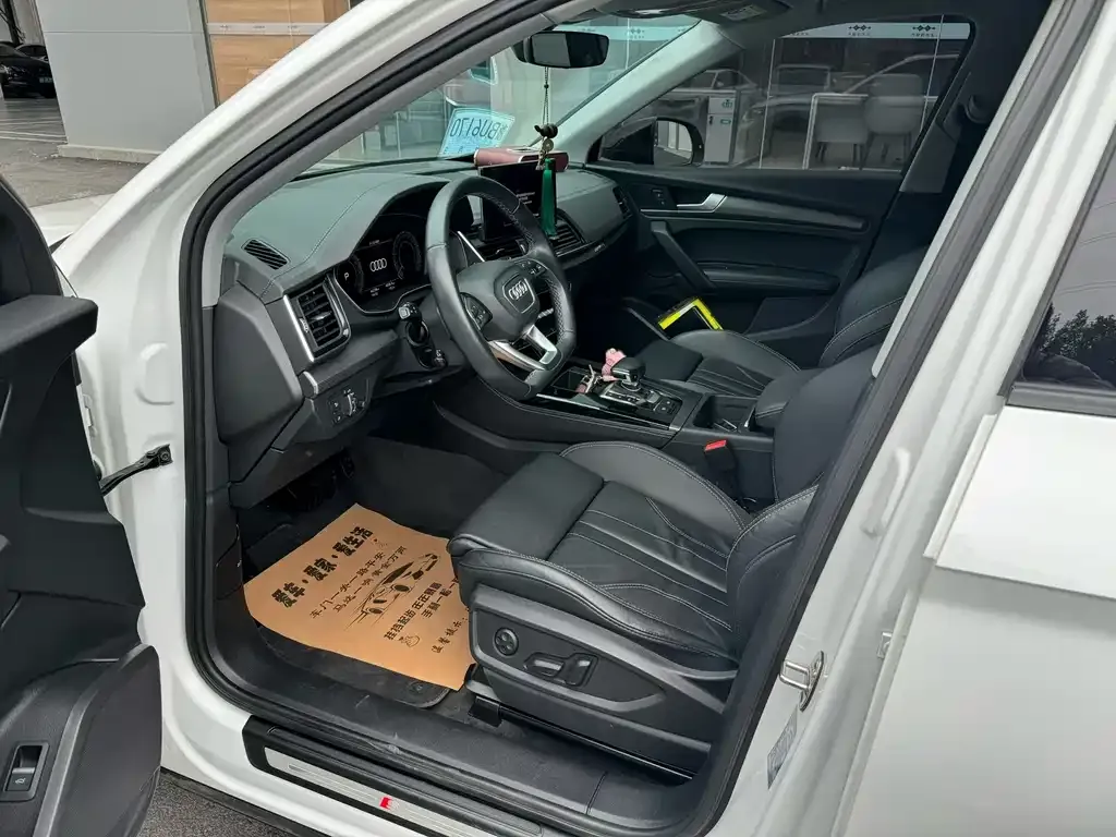 Audi Q5L 2022 из CN, фото 3