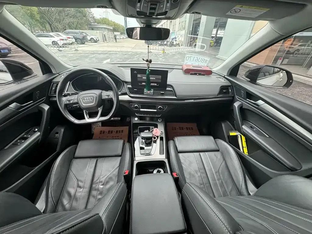 Audi Q5L 2022 из CN, фото 2