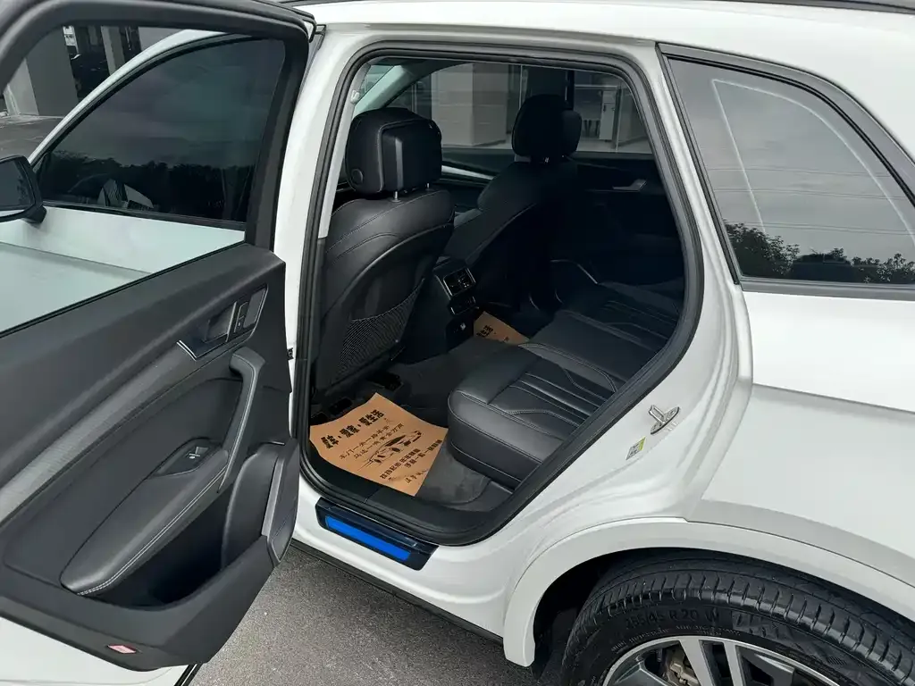 Audi Q5L 2022 из CN, фото 5
