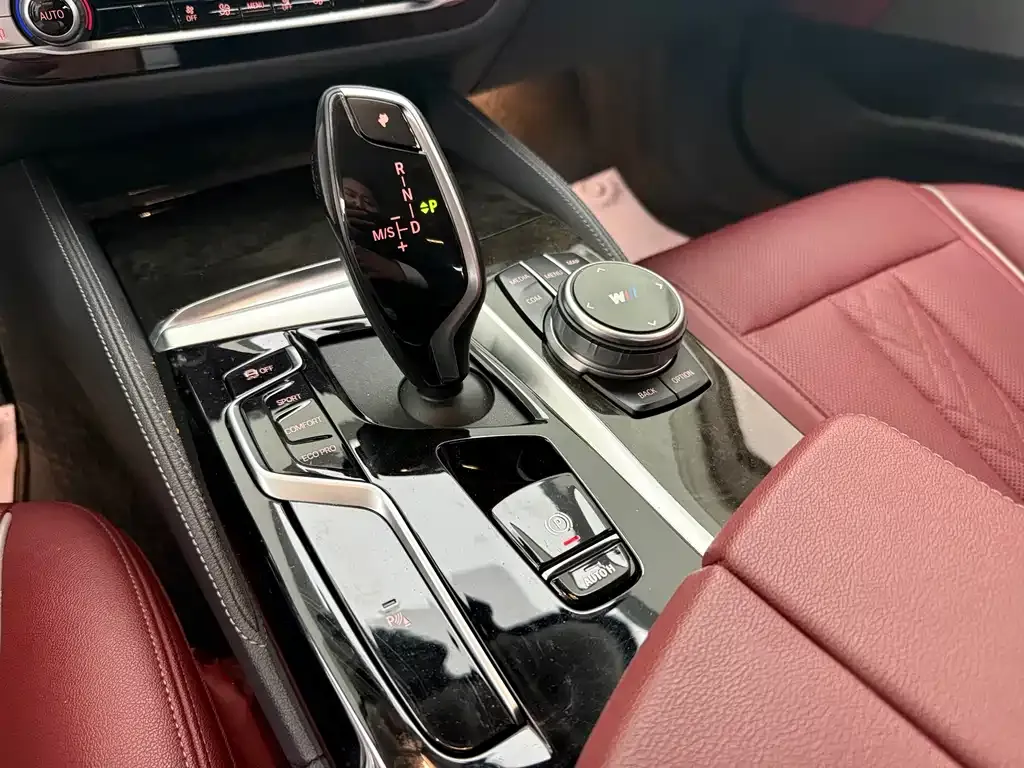 BMW 5 Series — фото 10