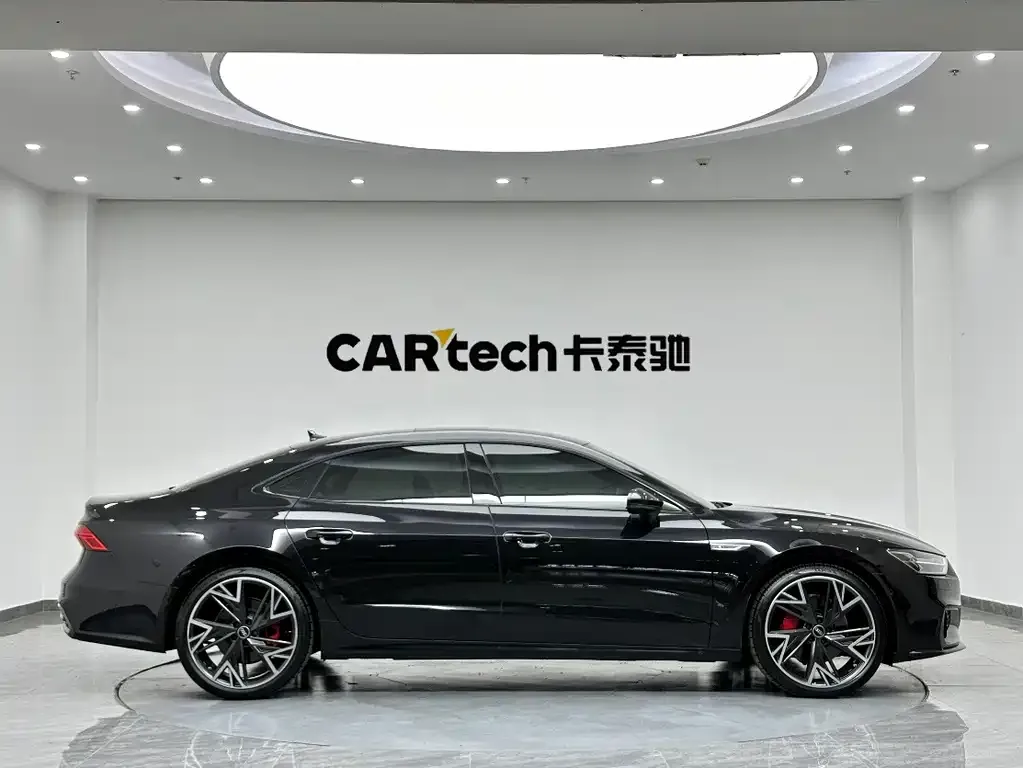 Audi A7L — фото 6