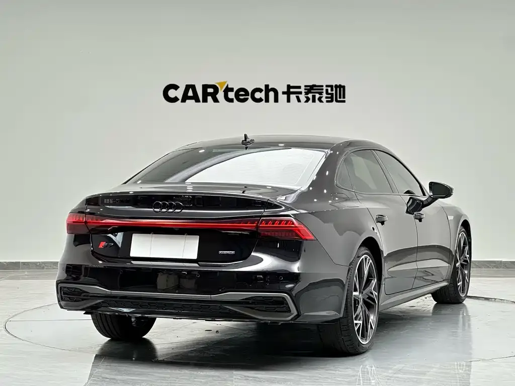 Audi A7L — фото 9
