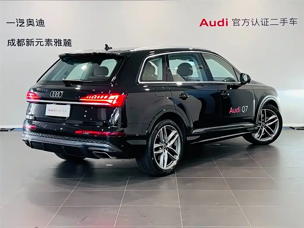Audi Q7 — фото 6