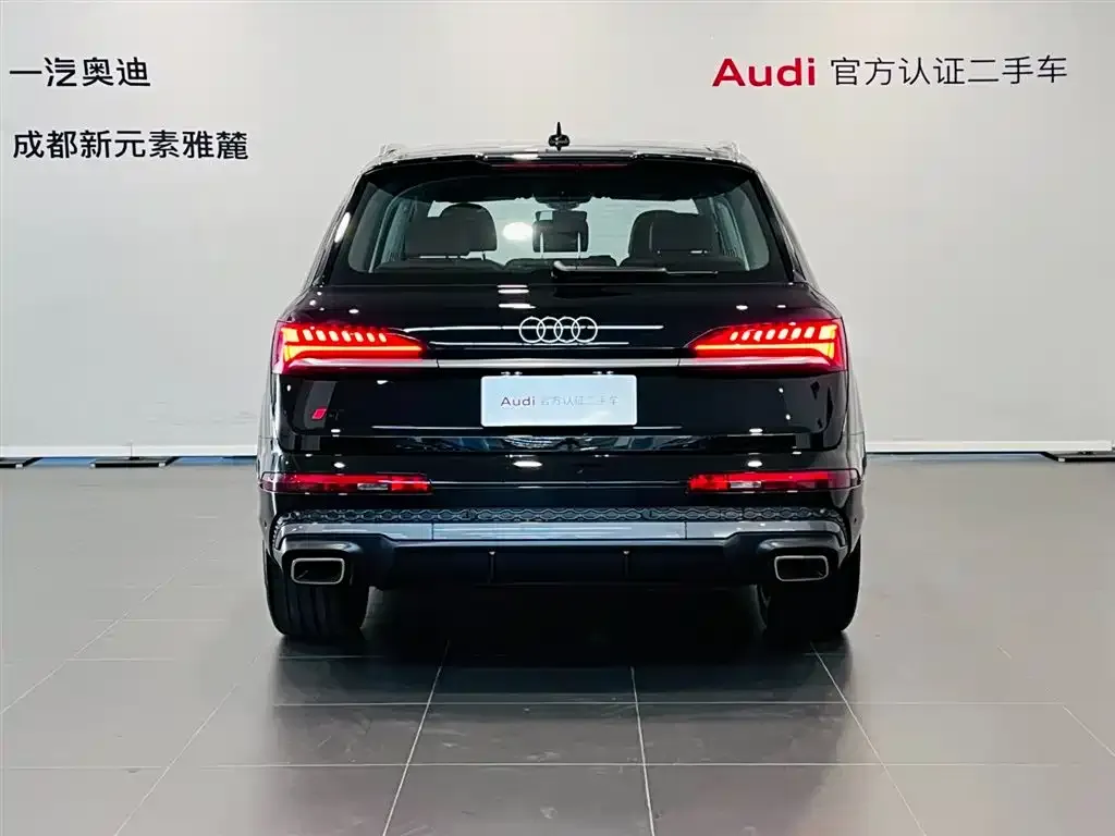 Audi Q7 — фото 8