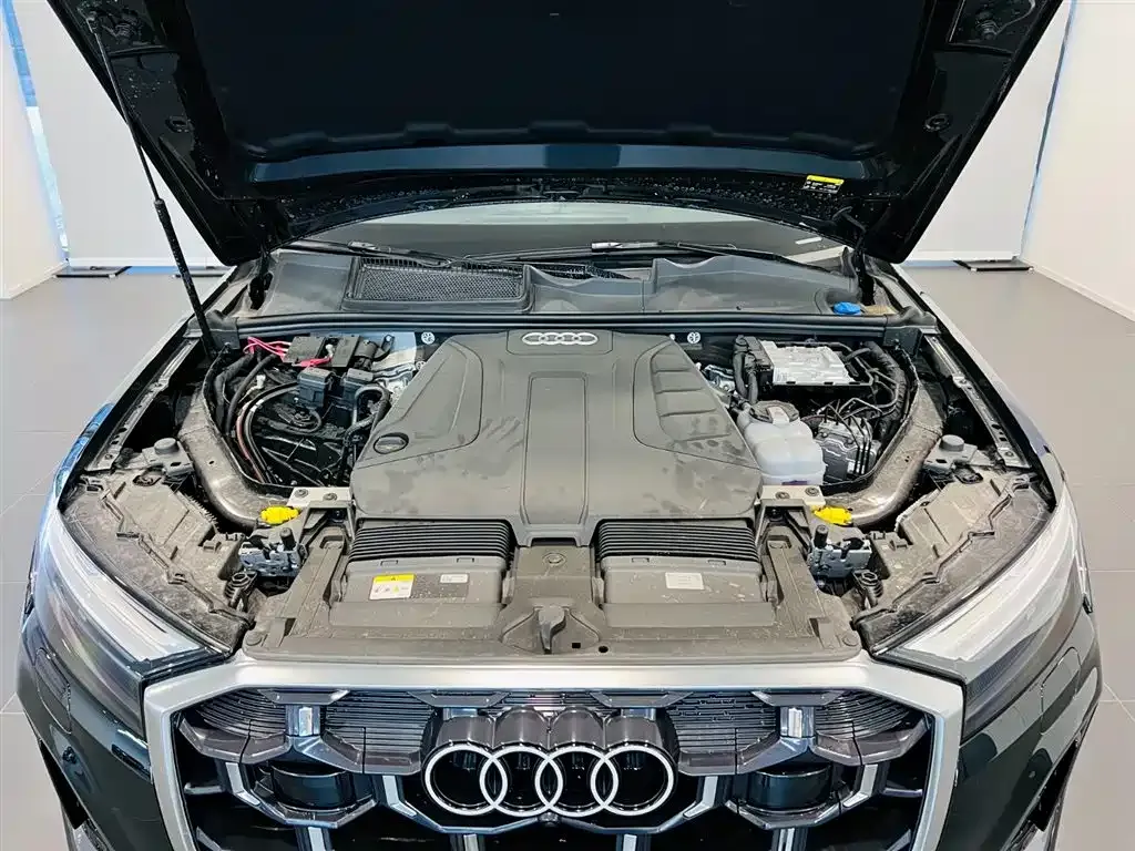 Audi Q7 — фото 10