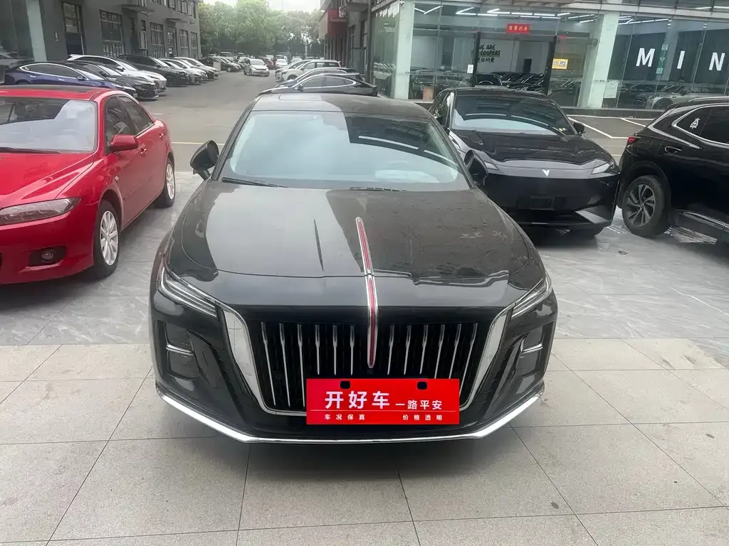 Hongqi H5 — фото 1