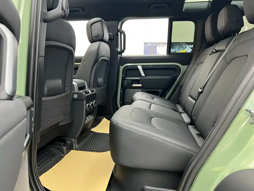Land Rover Defender — фото 8
