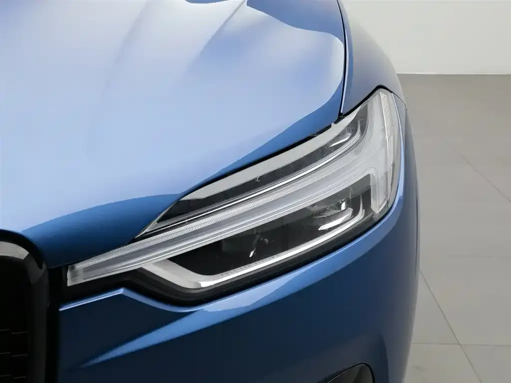Volvo XC60 PHEV 2021 из CN, фото 5
