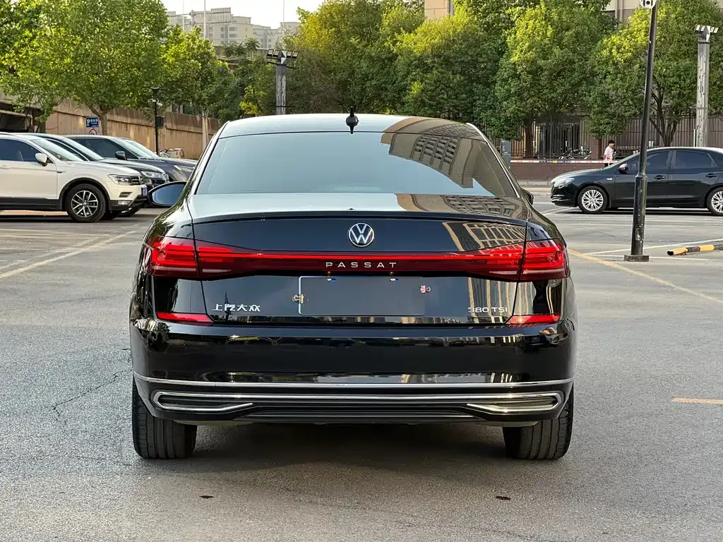 Volkswagen Passat — фото 9